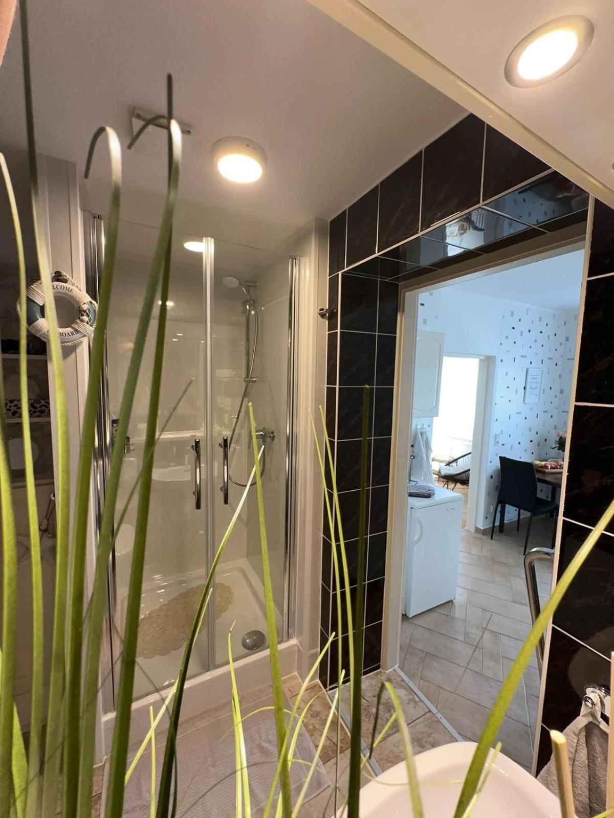 Ferienwohnung Am Strom Rostock Dış mekan fotoğraf