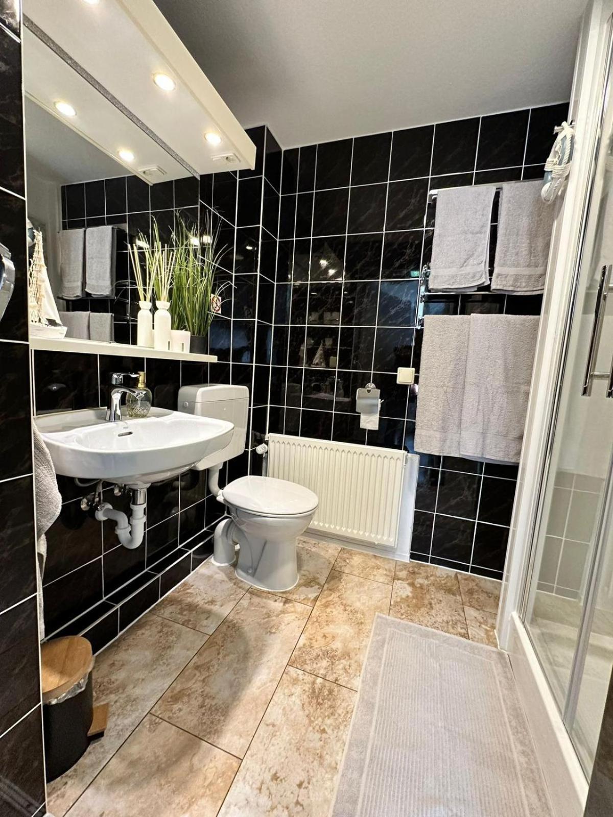 Ferienwohnung Am Strom Rostock Dış mekan fotoğraf
